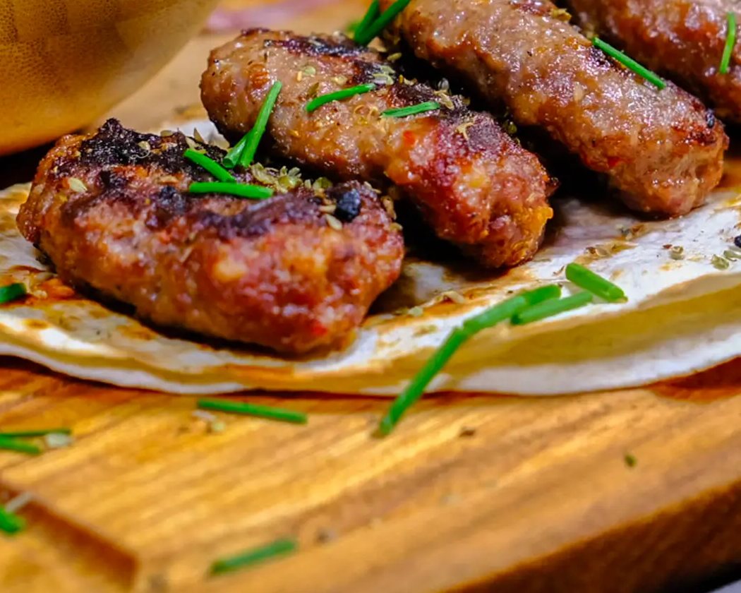 Köfte grillés sur la braise